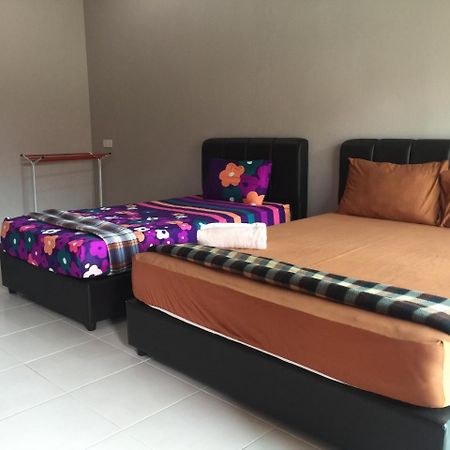 Harmony Guesthouse Sdn Bhd Padang Mat Sirat Екстериор снимка